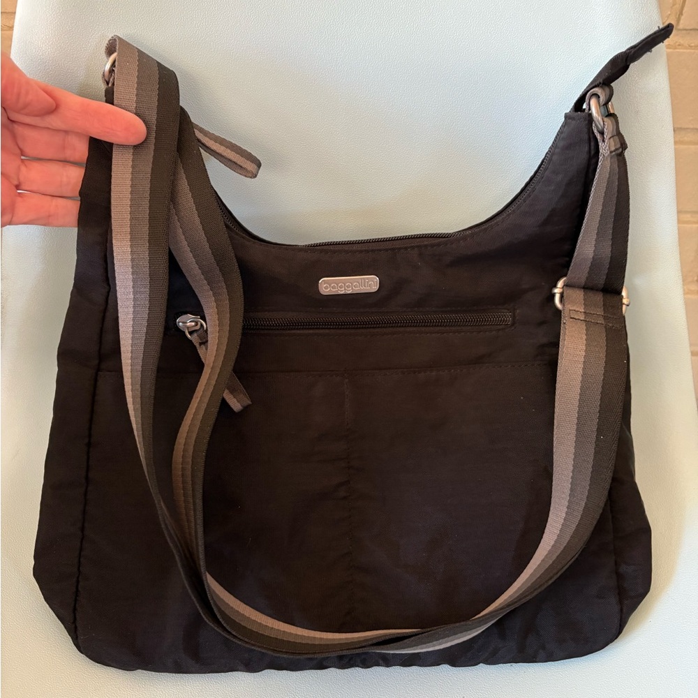 Baggallini Black Crossbody Bag w/ Gray Strap | Medium